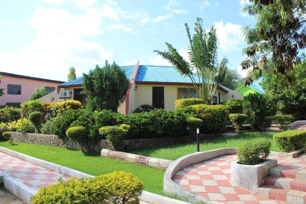 Royal Village Hotel Ντοντόμα Εξωτερικό φωτογραφία